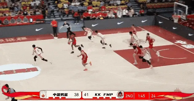 必发-廖三宁回防一防二完成追身大帽，造成对方出界拿回球权